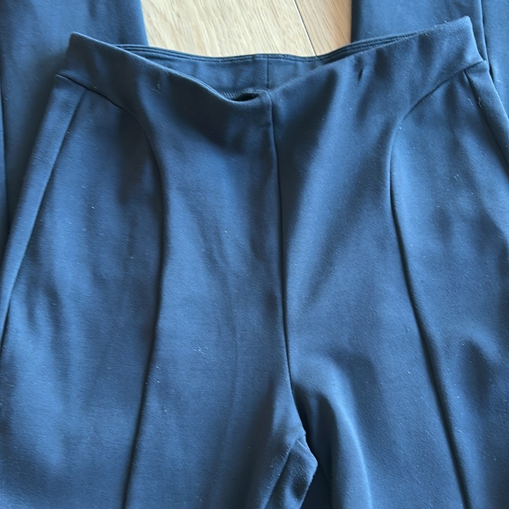 ALO Yoga Black Flared Pants - Picture 7 of 14
